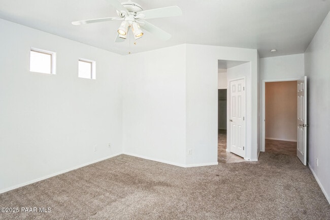 Building Photo - 7239 Barefoot Ln