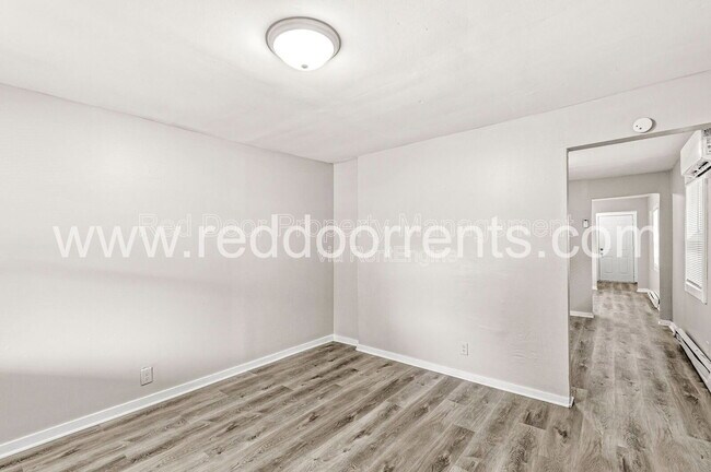 Building Photo - 970 Edgemont Ave