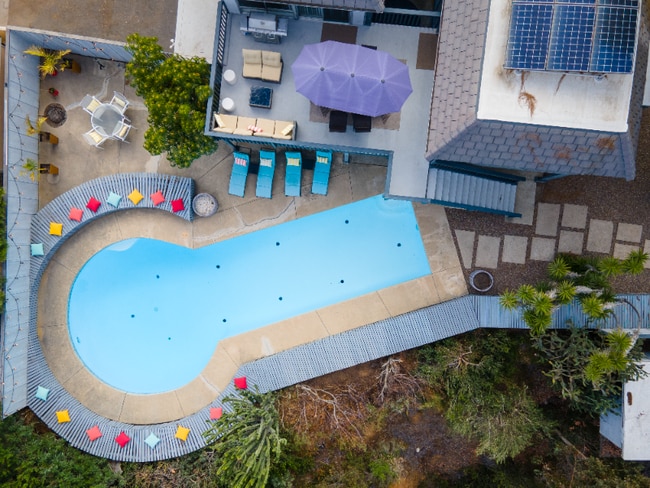 Building Photo - 8143 La Jolla Scenic Dr N