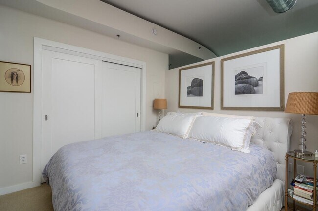 Building Photo - Spectacular space in Nashville's premier condo high-rise