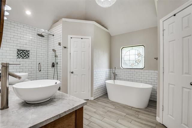 Building Photo - 406 Whispering Hills Dr