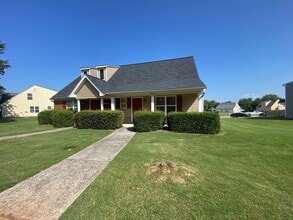 Building Photo - PRE-LEASING FOR AUGUST 2026! 1/2 Deposit Special!!!