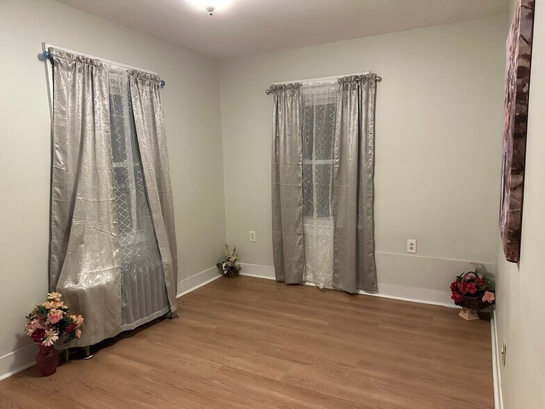 Building Photo - 269 N 1st Ave