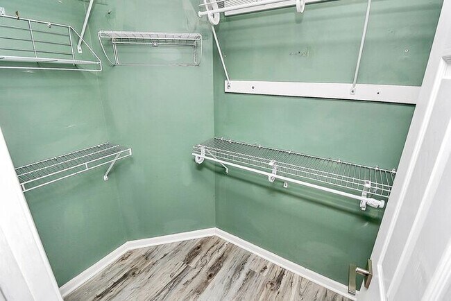 Building Photo - Bright 2BD/2BA Tennis Villa at Lake Norman!