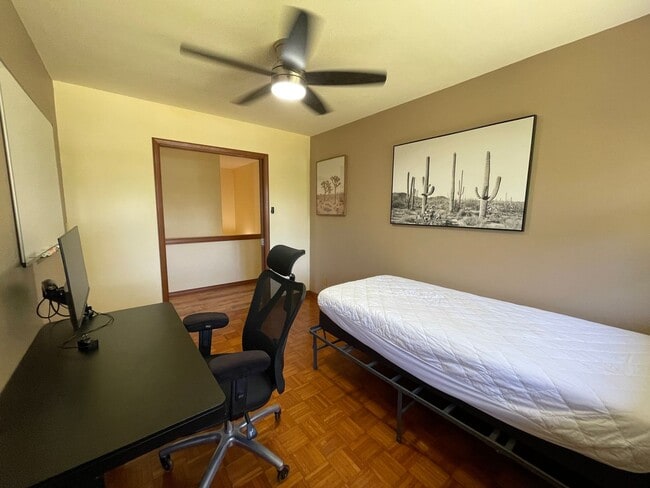 Building Photo - Spacious 4-Bedroom Retreat in Haiku with S...