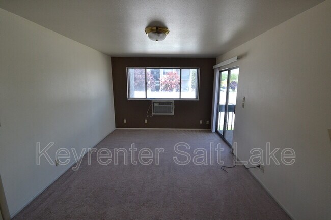 Building Photo - 233 E Hill Avenue