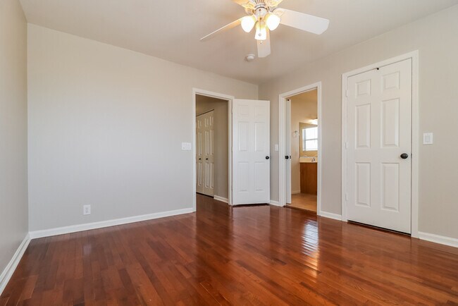 Building Photo - 10864 W Melinda Ln