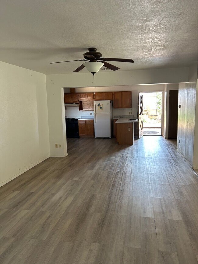 Building Photo - Winslow 2 Bedroom Rental