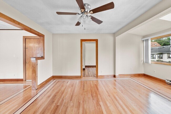 Building Photo - 26 Fuller St