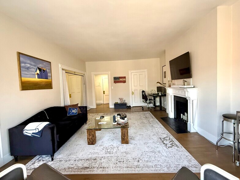 Building Photo - 475 Beacon St