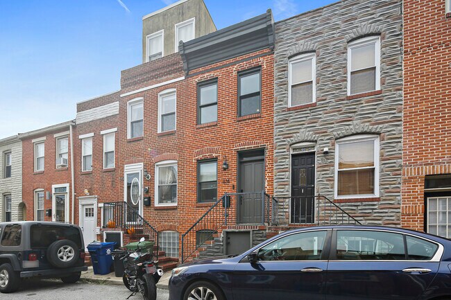 Building Photo - 614 S Port St