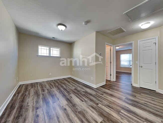 Building Photo - 35 Summer Hill Ct