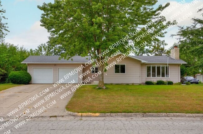 Primary Photo - 605 4th Ave