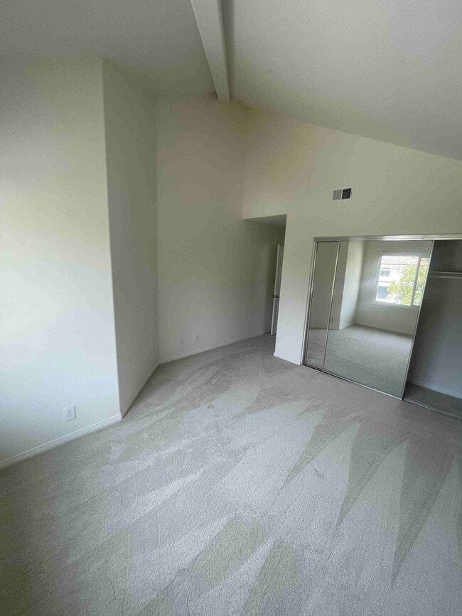 Building Photo - CALABASAS MEDITERRANEAN ESTATE IN THE BELL...