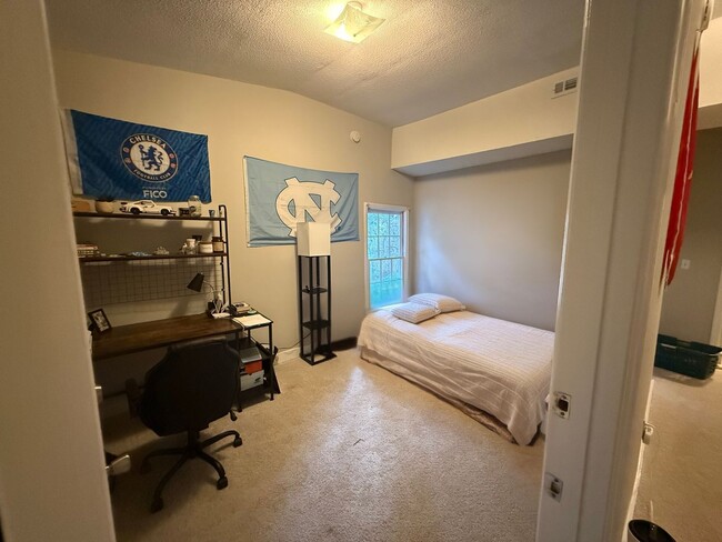 Building Photo - 116 Kenan St