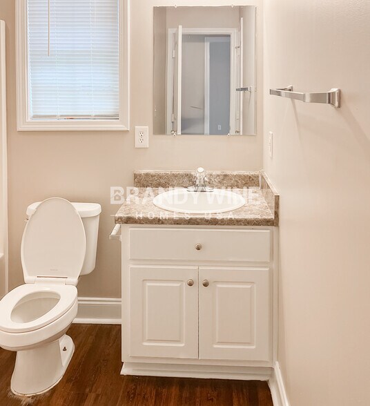 Building Photo - 155 Jennifer Ln