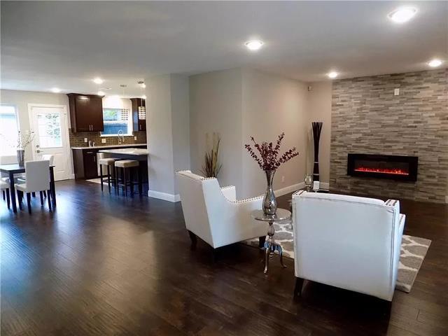 Building Photo - 406 Dover Dr