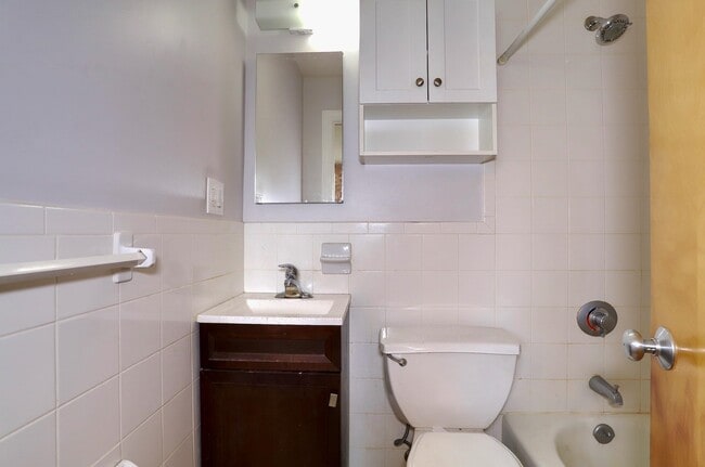 Building Photo - 197 Newark Ave