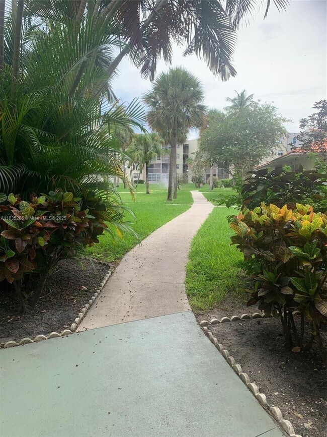 Building Photo - 1830 SW 81st Ave