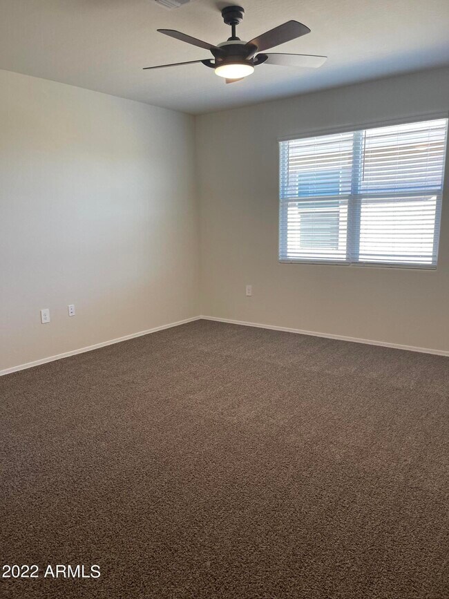 Building Photo - 36597 W Santa Clara Ave