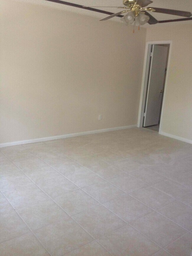 Building Photo - 3-bedroom, 2-bath single-family home for rent