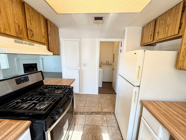 Building Photo - 6984 Appleton Dr