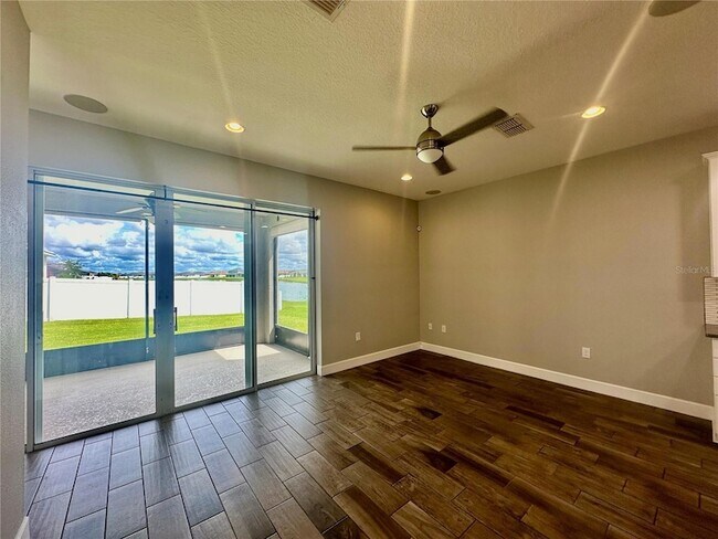 Building Photo - 710 Spring Creek Dr