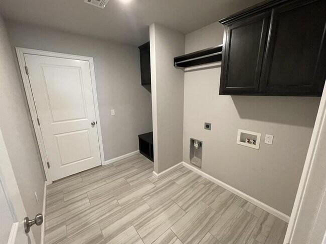 Building Photo - 1105 Osprey Dr