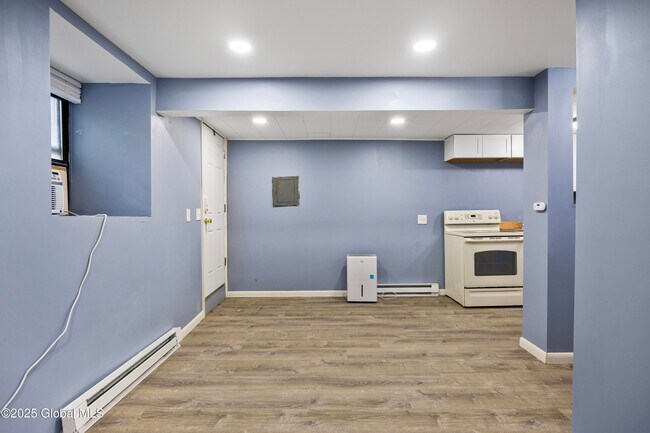 Building Photo - 339A Madison Ave