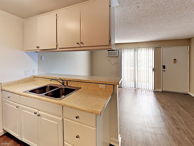 Building Photo - 2407 Adams Ave