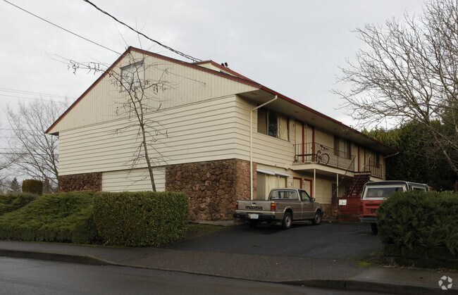 Building Photo - Maverick Apartments