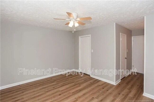 Building Photo - 2012 Lakemeadow Dr