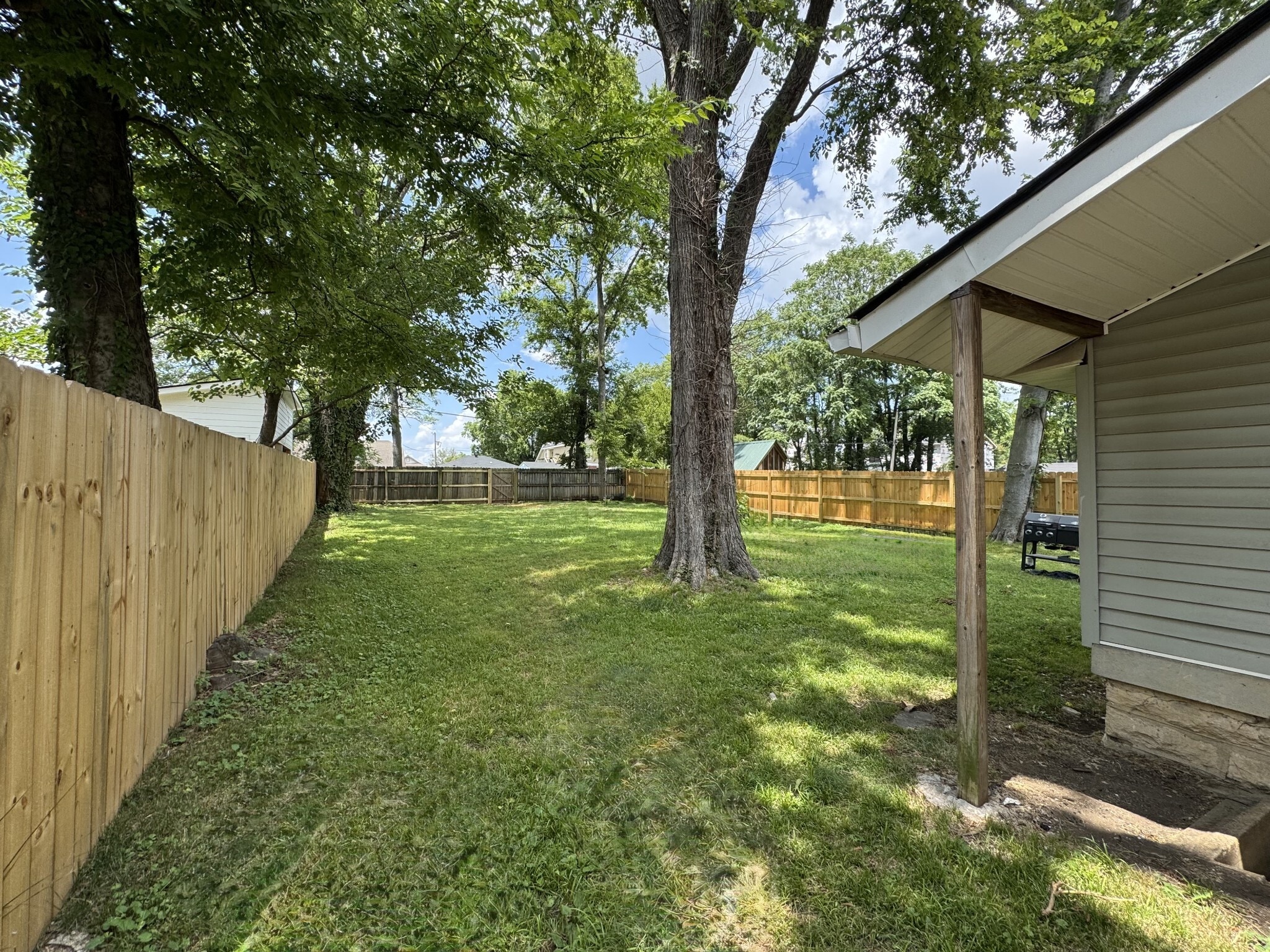 Building Photo - 1332 Stainback Ave
