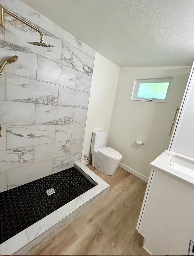 Building Photo - West Seattle/Pigeon Point Home