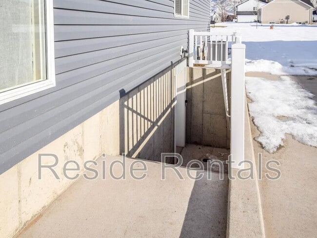Building Photo - 362 N 600 W