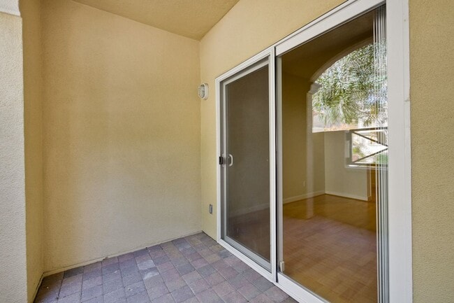 Building Photo - Downtown Mountain View l Stylish Home
