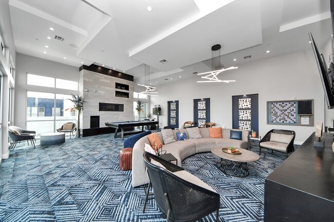 Building Photo - 5455 Richmond Ave.