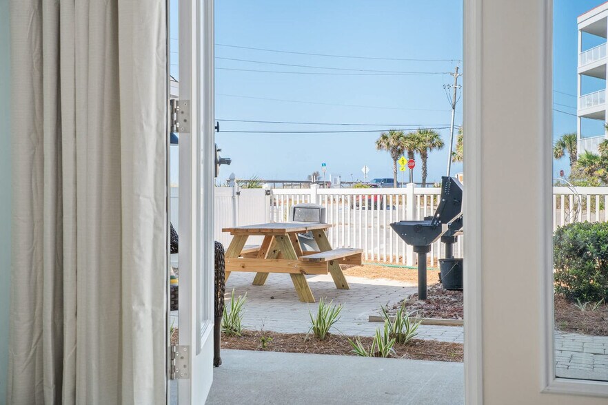 Building Photo - 2396 Scenic Gulf Dr