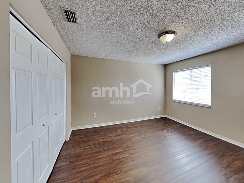 Building Photo - 1101 Blufield Ave