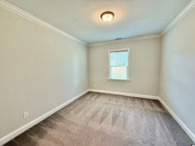 Building Photo - Stunning 5BD, 3BA Raleigh Home Within the ...