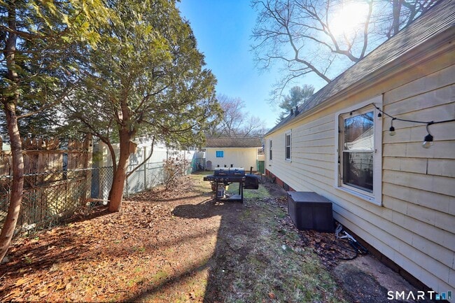 Building Photo - 196 Waite St