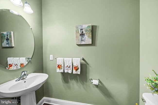 Building Photo - 317 Ridgewood Dr