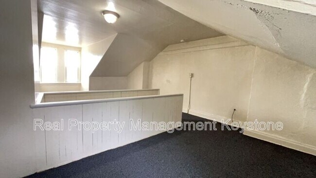 Building Photo - 429 Island Ave