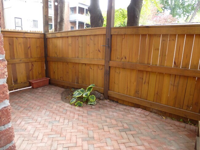 Building Photo - 14 14th St NE