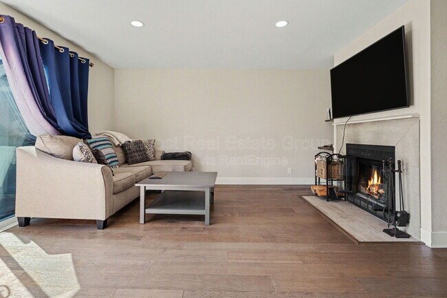 Building Photo - 152 Lakeshore Ct