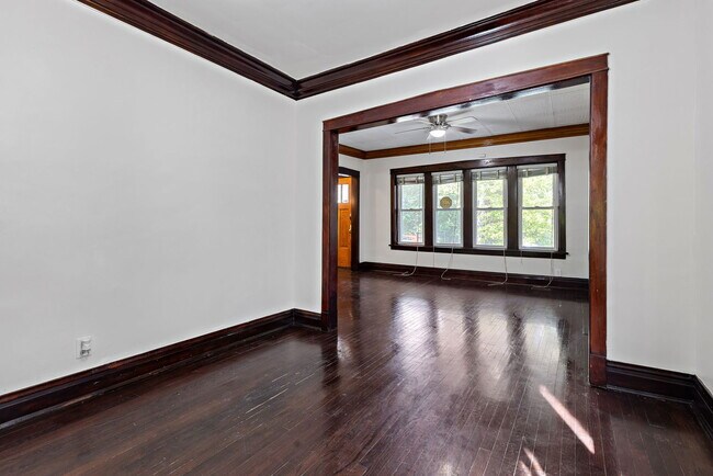 Building Photo - 7424 S Blackstone Ave
