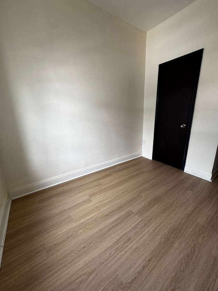 Building Photo - 129 Chestnut St