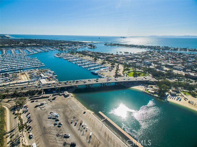 Building Photo - 7235 Marina Pacifica Dr S