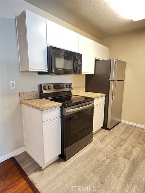 Building Photo - 1265 Kendall Dr