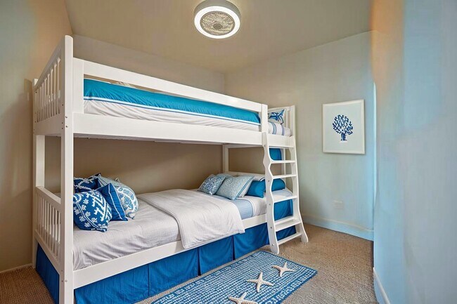 Building Photo - 801 E Beach Dr